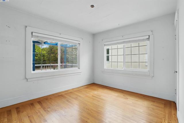 Image 9 of 40 For 1307 California Dr