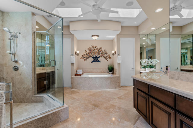 39-49568 Via Conquistador-24