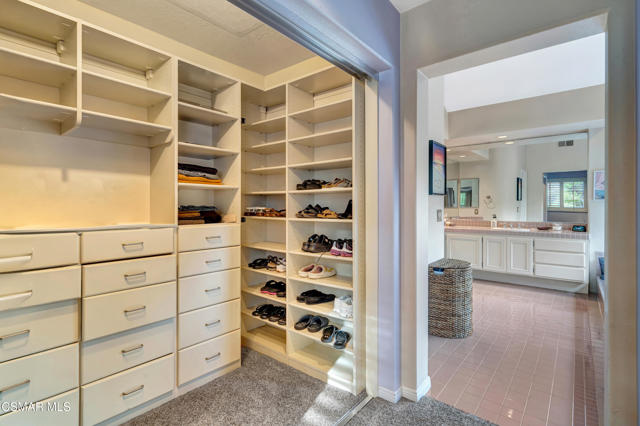 32834 Barrett Drive, Westlake Village CA: https://media.crmls.org/mediaz/8a044dae-6b3f-4fca-ae44-1a4eb1e3dbc6.jpg