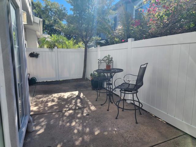 Detail Gallery Image 30 of 43 For 8597 via Mallorca #F,  La Jolla,  CA 92037 - 2 Beds | 2/1 Baths