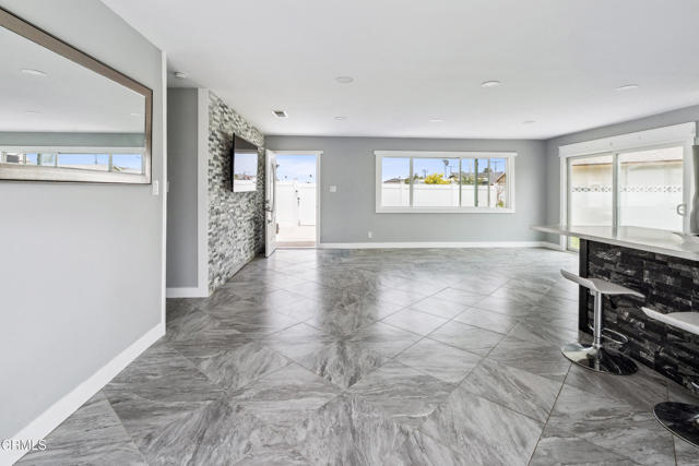 1712 N 7th Place, Port Hueneme CA: https://media.crmls.org/mediaz/8a05e01c-ba53-498c-99aa-5f37f89dc05a.jpg