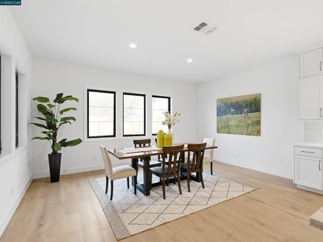 18612 Corte Obispo, Morgan Hill CA: https://media.crmls.org/mediaz/8a060e62-24f6-472f-82d8-7bb281dae3f9.jpg