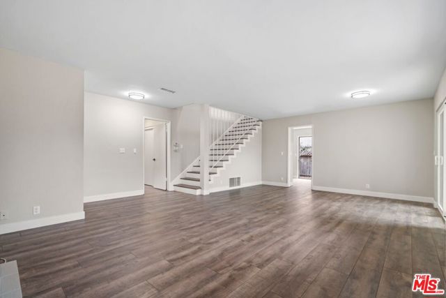 2749 Amber Wood Place, Thousand Oaks CA: https://media.crmls.org/mediaz/8a0613e6-7f6f-4f3e-8833-bf8b30142081.jpg