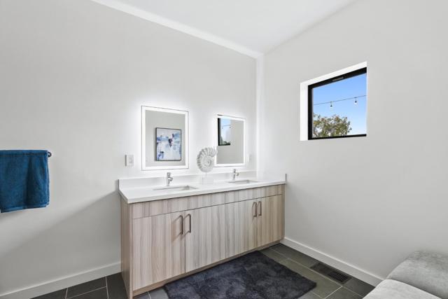 916 Woodside Road, Redwood City CA: https://media.crmls.org/mediaz/8a067583-2ca9-4f86-8f87-965884fba5aa.jpg