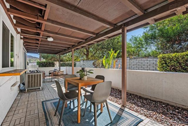 12753 Caminito Cancion, San Diego CA: https://media.crmls.org/mediaz/8a06a0c1-e2ad-44ac-8f04-25db42186ff0.jpg