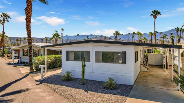 392 Standing Bear, Cathedral City CA: https://media.crmls.org/mediaz/8a07735e-dec3-4d5a-90e3-4b2f4967ab2e.jpg