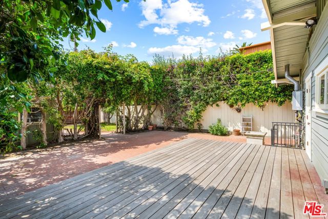 839 Milwood Avenue, Venice CA: https://media.crmls.org/mediaz/8a07e7f3-24b5-4fa8-b139-80e58b460f36.jpg