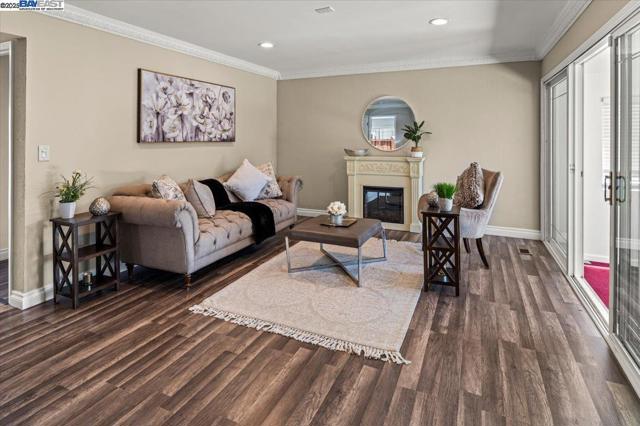 28399 CUBBERLEY CT, Hayward CA: https://media.crmls.org/mediaz/8a07fc36-776b-437c-bfc5-3e29f9277228.jpg