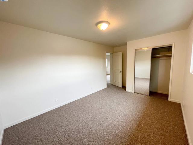 2120 Encinal Ave, Alameda CA: https://media.crmls.org/mediaz/8a083eb9-f954-4815-97fe-e8bd85e50560.jpg