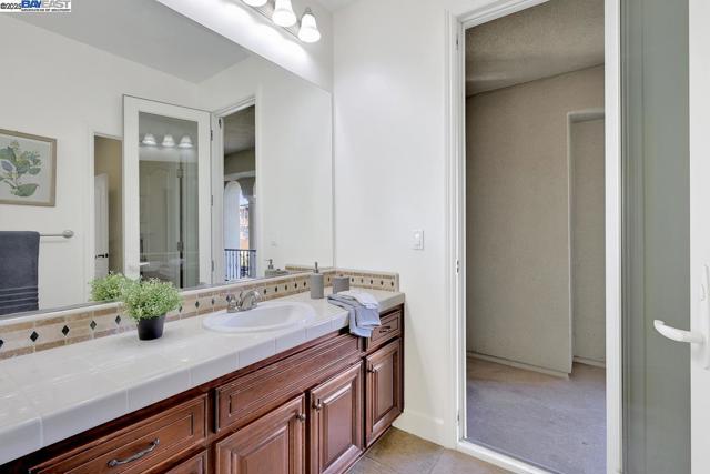 1037 Sunset Creek Ln, Pleasanton CA: https://media.crmls.org/mediaz/8a08a2e5-a135-4e25-be69-89a2652511ec.jpg
