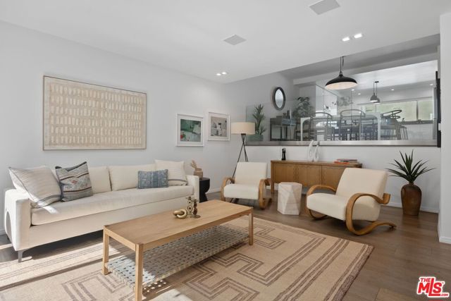 13065 Mindanao Way, Marina del Rey CA: https://media.crmls.org/mediaz/8a08f223-75f8-4c78-8b02-6c0ee0626041.jpg