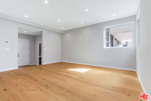 1729 S Barrington Avenue, Los Angeles CA: https://media.crmls.org/mediaz/8a09793e-145d-4563-8cab-ce144c249678.jpg