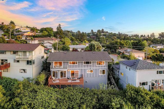 3218 Oakes Dr, Hayward CA: https://media.crmls.org/mediaz/8a09810f-3a61-42b5-9e7d-cd2034973151.jpg