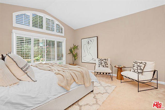 1668 Fox Springs Circle, Newbury Park CA: https://media.crmls.org/mediaz/8a0a00af-fcb9-4662-8d0a-a66ad1a5b03a.jpg
