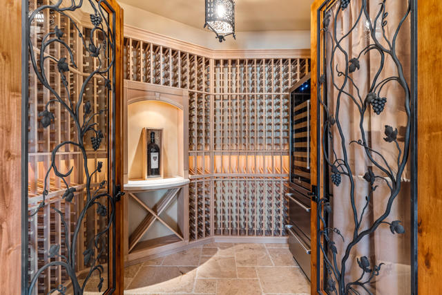 31 Hillcrest Drive, Rancho Mirage CA: https://media.crmls.org/mediaz/8a0a532c-6ed9-4bc4-b57c-f49dc4d94606.jpg
