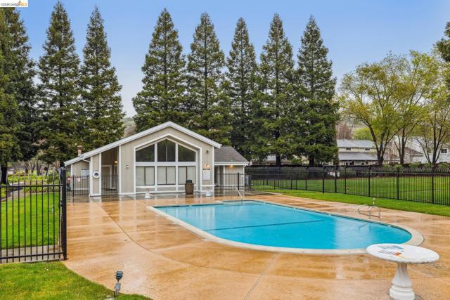2090 Shady Creek Pl., Danville CA: https://media.crmls.org/mediaz/8a0b4a7e-8b0a-4b5c-b5c9-ad0077af14dd.jpg