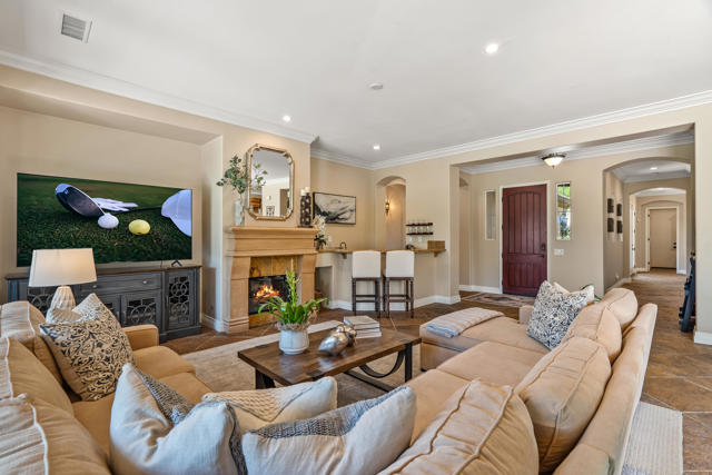 56925 Mountain, La Quinta CA: https://media.crmls.org/mediaz/8a0b795c-75eb-4e30-b4da-6525b4a96f3e.jpg