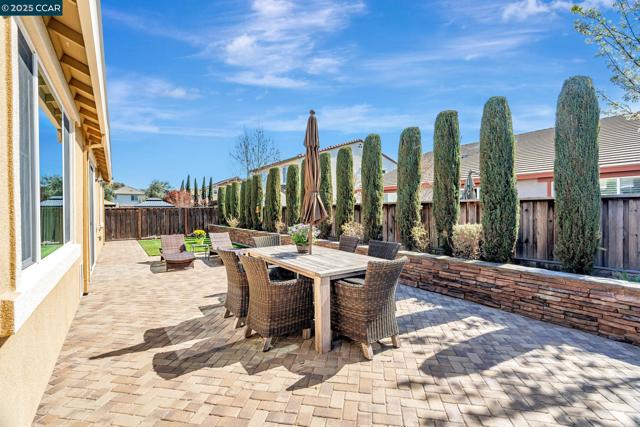 190 Pasilla Ct, Morgan Hill CA: https://media.crmls.org/mediaz/8a0bc5be-a696-4a5e-8433-dc36db40c510.jpg