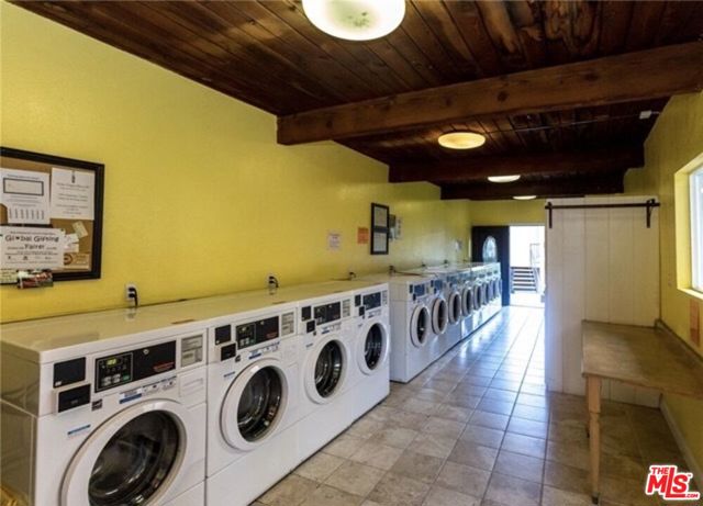 394 S MIRALESTE Drive, San Pedro CA: https://media.crmls.org/mediaz/8a0ca8a2-81ef-4b93-90c3-0fdb6706ec2b.jpg