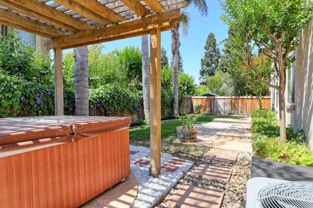 1250 Sunrise Drive, Gilroy CA: https://media.crmls.org/mediaz/8a0d8105-1731-489b-b94c-4be5fdf4df19.jpg