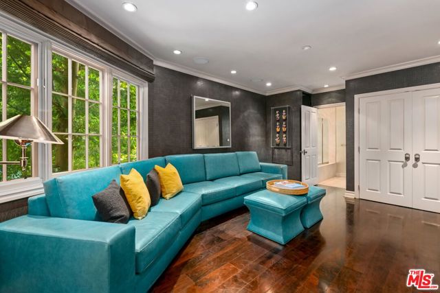 9053 Elevado Street, West Hollywood CA: https://media.crmls.org/mediaz/8a0de3c6-de37-44dc-af69-9ca761949c1f.jpg
