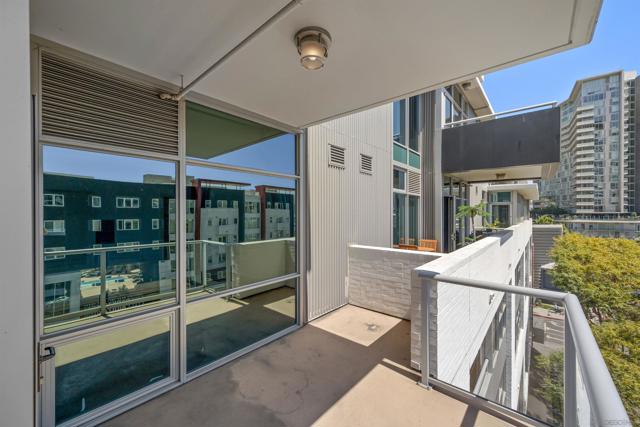 206 Park Blvd, San Diego, California 92101, 1 Bedroom Bedrooms, ,1 BathroomBathrooms,Condominium,For Sale,Park Blvd,240020760SD