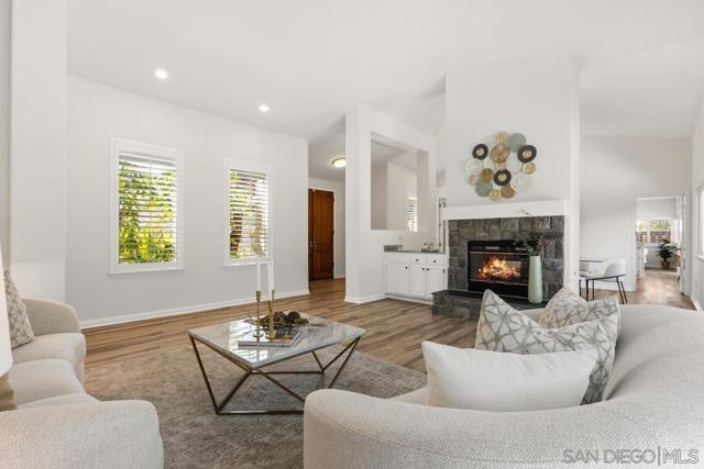 2084 Roberts Pl, Escondido CA: https://media.crmls.org/mediaz/8a0ec52f-4bef-4aee-aefa-207a0230344c.jpg