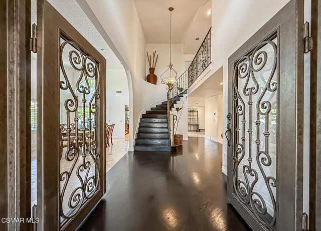 2848 Bayham Cir, Thousand Oaks CA: https://media.crmls.org/mediaz/8a0ec577-900d-43f5-82ce-823cc2803049.jpg