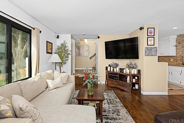Detail Gallery Image 5 of 32 For 2284 Caminito Pajarito #147,  San Diego,  CA 92107 - 2 Beds | 1/1 Baths