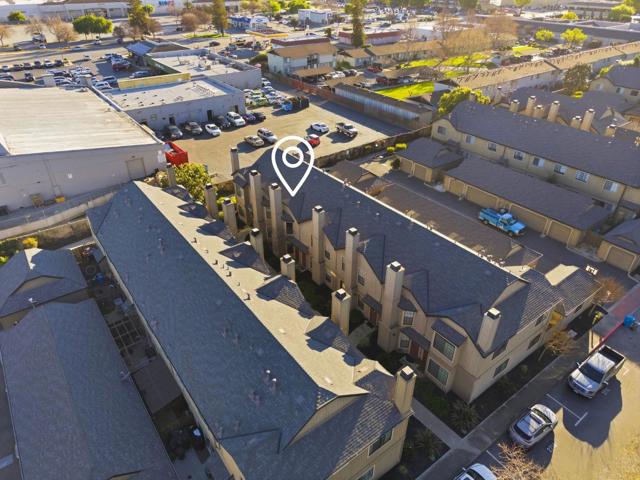 251 Gibson Drive, Hollister CA: https://media.crmls.org/mediaz/8a0fb150-1e4c-462f-9de1-bfe0806f4a3e.jpg