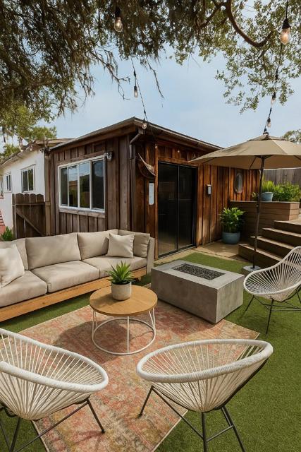 1113 Buena Vista Avenue, Pacific Grove CA: https://media.crmls.org/mediaz/8a0fbebf-7d38-44bd-b177-e17972336908.jpg