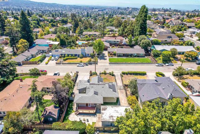 17526 Parker Rd, Castro Valley CA: https://media.crmls.org/mediaz/8a103b6e-c1a4-4b00-80bd-6bda50b16c4e.jpg