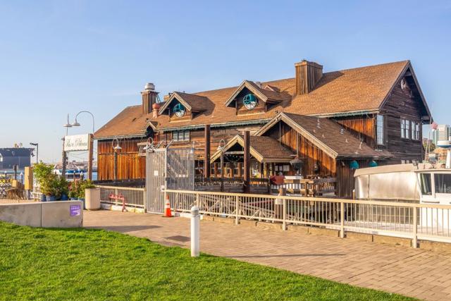2815 Crusader, Alameda CA: https://media.crmls.org/mediaz/8a11112e-e51c-49f5-8c23-4b528e096c40.jpg