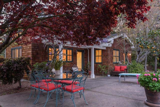 45 Bear Gulch Drive, Portola Valley CA: https://media.crmls.org/mediaz/8a11861d-4dfd-484f-a389-155f9bfc4309.jpg