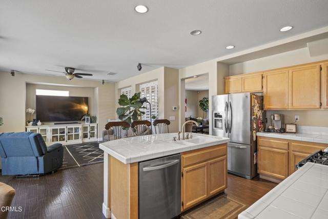 Detail Gallery Image 14 of 45 For 953 Catalano Ct, Fillmore,  CA 93015 - 5 Beds | 2/1 Baths