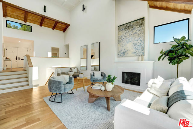 2506 Zorada Drive, Los Angeles CA: https://media.crmls.org/mediaz/8a1386f4-e0b4-4083-b907-ef74986e499e.jpg