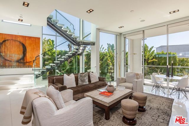 1740 Bel Air Road, Los Angeles CA: https://media.crmls.org/mediaz/8a142ff2-cbe5-491c-8e8e-3ccb2d521dd3.jpg