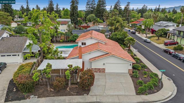 2043 Gill Port Ln, Walnut Creek CA: https://media.crmls.org/mediaz/8a150857-51bf-4707-8b4d-3a198633f8d3.jpg