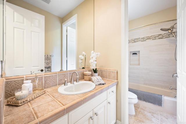 Detail Gallery Image 22 of 61 For 14055 Caminito Vistana, San Diego,  CA 92130 - 4 Beds | 3/1 Baths