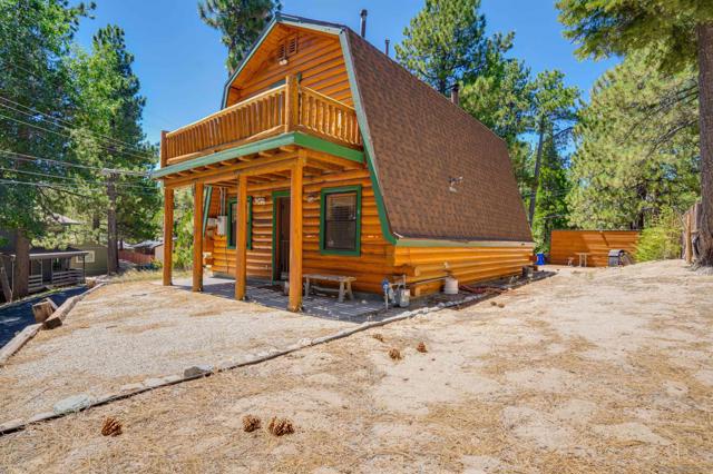 33382 Squirrel Dr, Green Valley Lake CA: https://media.crmls.org/mediaz/8a15e651-6acf-4a02-b074-f90fd2b6502a.jpg
