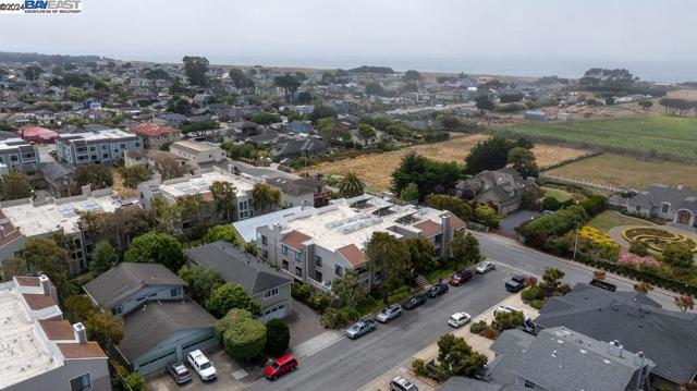 402 Laurel, Half Moon Bay, California 94019, 2 Bedrooms Bedrooms, ,2 BathroomsBathrooms,Condominium,For Sale,Laurel,41067718