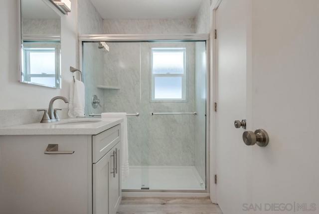 3286 88 Bayside Walk, San Diego CA: https://media.crmls.org/mediaz/8a16b262-da40-4ed2-a790-5c7e5a36c709.jpg