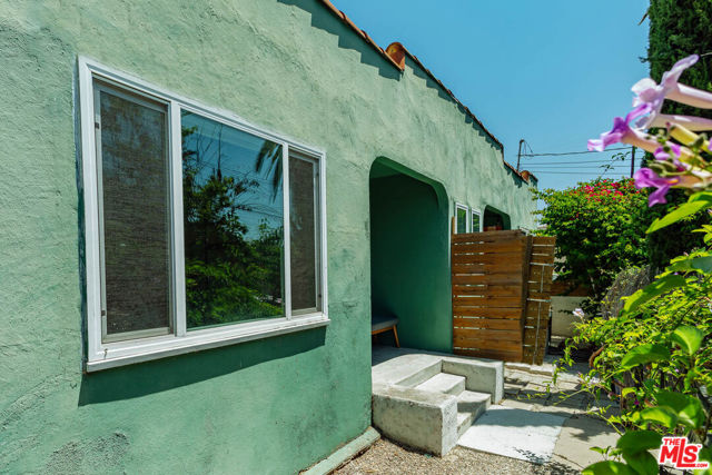 4307 Burns Avenue, Los Angeles CA: https://media.crmls.org/mediaz/8a1748df-f22c-4c31-9776-5b78a4a062e2.jpg