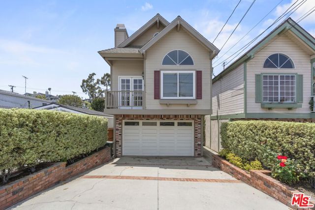 1711 Goodman Avenue, Redondo Beach CA: https://media.crmls.org/mediaz/8a17fa2b-097e-4ddb-a108-2076051642da.jpg