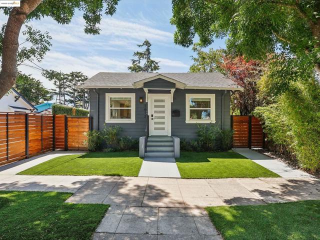 1612 Carleton St, Berkeley CA: https://media.crmls.org/mediaz/8a183a0e-2977-4251-abd2-1144f3f21aa6.jpg