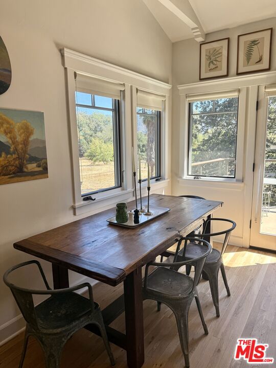 220 France Circle, Ojai CA: https://media.crmls.org/mediaz/8a1889ce-56d0-4e6c-9665-88e7fd32c38c.jpg