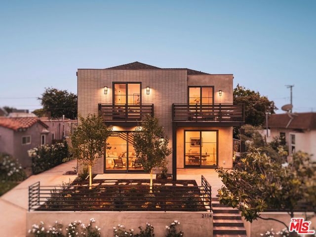 Details for 2114 Pier Avenue, Santa Monica, CA 90405