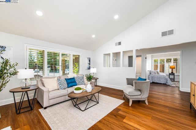 260 Mara Pl, San Ramon CA: https://media.crmls.org/mediaz/8a19574a-8b02-469d-bb50-4ee5ad80aa55.jpg
