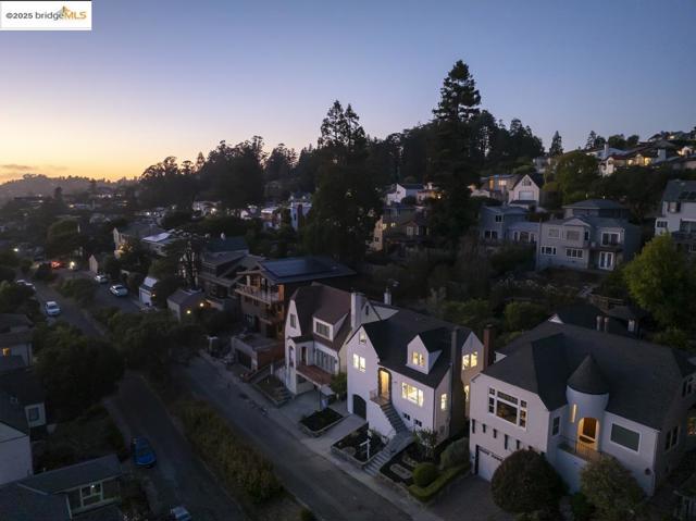 479 Kentucky Ave, Berkeley CA: https://media.crmls.org/mediaz/8a196370-10b1-4ac5-b94a-af390422de31.jpg