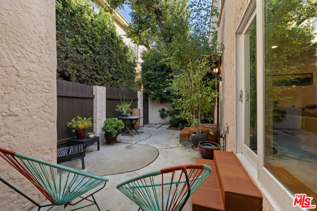 837 Westmount Drive, West Hollywood CA: https://media.crmls.org/mediaz/8a199dc4-1587-4553-bc8d-190179e0c241.jpg